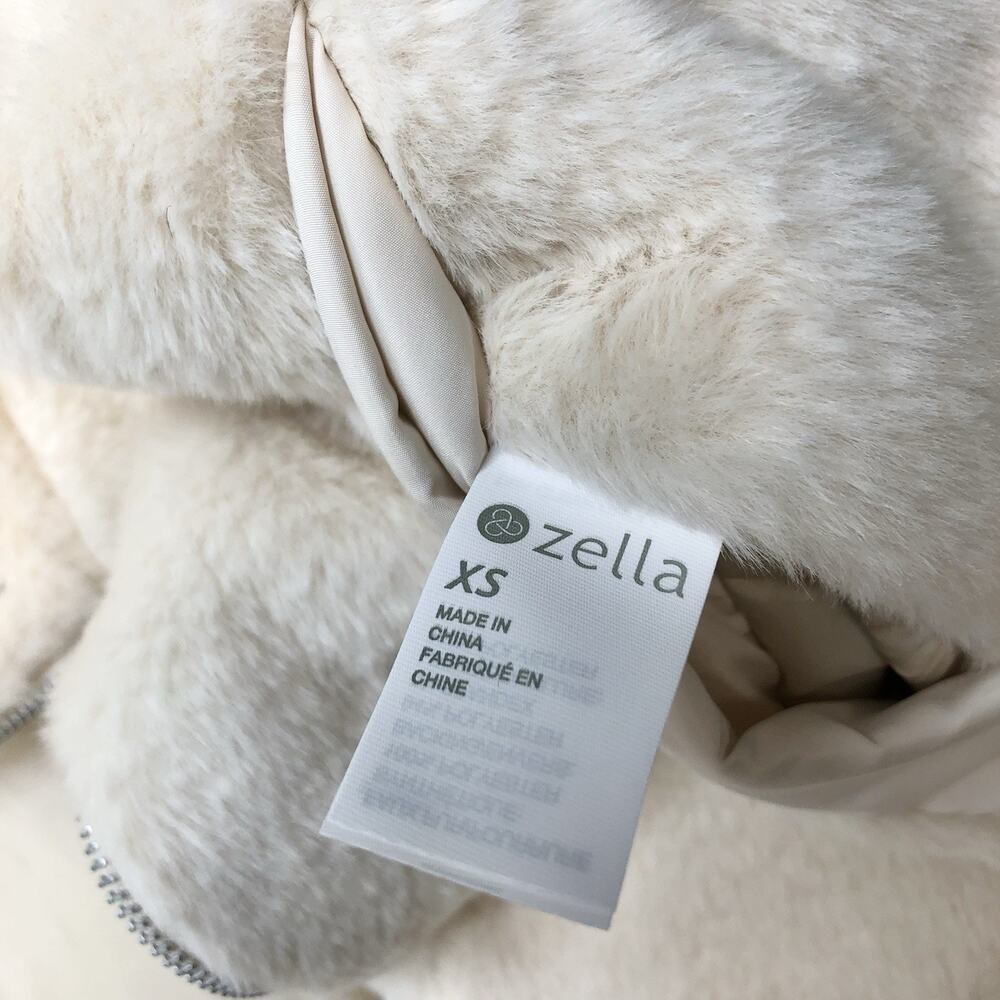 Zella Faux Fur Hooded Jacket Beige Seashore Size XS Zip Up MSRP 129$ - Picture 6 of 9
